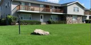 2 Bedroom Upper with Heat and Water included Gallery 1