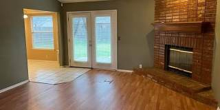 Spacious 3BD/2BTH In Yukon Gallery 3