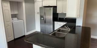 Georgeous College Town 2/2 split floorplan Gallery 10