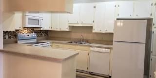 Remodeled 2 bedroom/1&1/2 bathroom in Eastwood on the Bayou Gallery 3