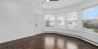 30 Cypress Street Gallery 13