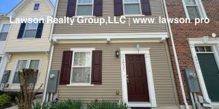 Luxurious Colonial Green Townhome with Garage Gallery 3