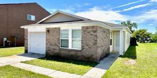 Cozy 3 Bedroom Home in Convenient Huntsville Location Gallery 1