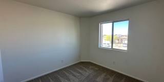 Two-Story 3 Bed/2.5 Bath with 2nd Floor Laundry Room! Gallery 14