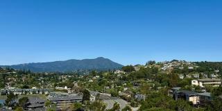 BEAUTIFUL UPPER 3BD/2BA UNIT PLUS BONUS ROOM. TIBURON CONDO. MT.TAM VIEWS! Gallery 1