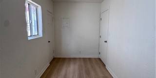 8220 Wall Gallery 16
