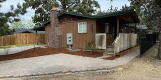 Beautiful 3 bed/2 bath home in NE Bend! 20618 Silas Dr. Gallery 1