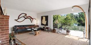 Fully Furnished: 3 bed/ 2 Bath Mid-Century Home w/views of Griffith Observatory in the Hollywood Hills! Gallery 10