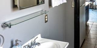 Fully Furnished Apartment in Historic Tracy Park Gallery 14