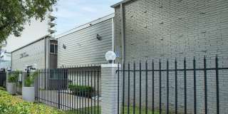 220 West Alabama Apartments Gallery 1