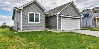 "Welcome to Your Spacious Sanctuary: Ranch Living at Its Finest! Gallery 1