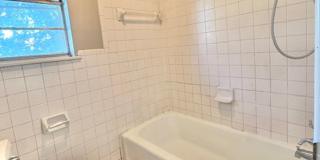 Well maintained house in great neighborhood!! Available Now! Gallery 14