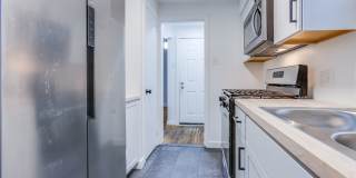 AVAILABLE JUNE 2026! - 2 Bedroom Suburban Vibes in the HEART of the City!! Gallery 16