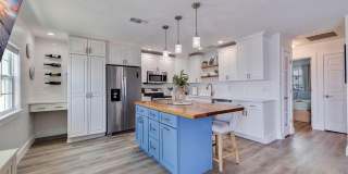 5266 BEACH Drive SE Gallery 3