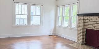 West Asheville Bungalow. 2 bedrooms, 1 bathroom. Great location! Gallery 4