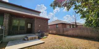 Two Story 3/2.5/2 Duplex close to Creekside Shopping and Entertainment! / Fridge / Fenced in yard /CISD Gallery 32