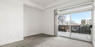 Fantastic Condo With Central AC And 1 Reserved Garage Parking Space! Gallery 7