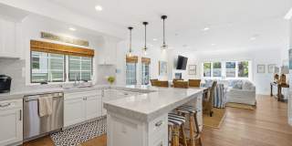 Modern Furnished Balboa Peninsula Beach House with Rooftop Deck Gallery 12