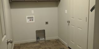 28 Empire Loop Gallery 11