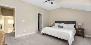 Stylish 3-bedroom townhome in Vermillion in Hustersville Gallery 25