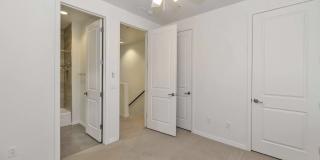 421 West 6th Street Gallery 13