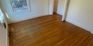 Great House in Oakland with a yard! 2 Beds, 1 Bath Gallery 39