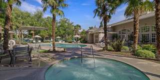 Sterling Oaks Luxury Apartments Gallery 18