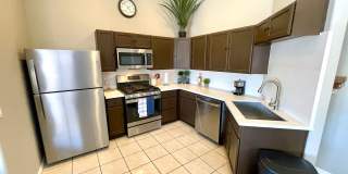 Luxurious Fully Furnished 3 Bedroom Home with Garage! Gallery 12