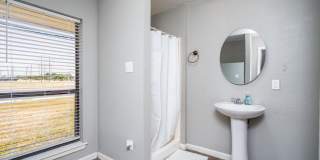 949 Kenwood Drive Gallery 23