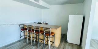2655 Collins Ave Gallery 21