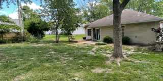 Super Nice 3bed, 2bath house with 2 car garage in Central Location Gallery 17