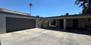 Bright & Spacious 2 Bedroom Condo with Vaulted Ceilings in Phoenix Gallery 2