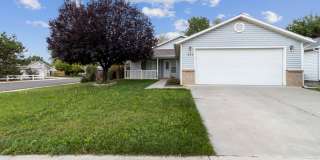 Wonderful 3 Bedroom Home with New Flooring and Paint Gallery 1
