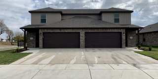 402 Red Robin St Gallery 1