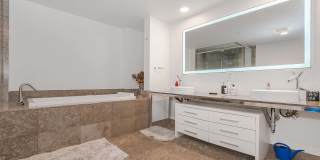 465 Brickell Avenue Gallery 25