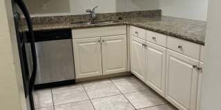 spacious townhouse.2 Bedrooms with 2-1/2 bathrooms Gallery 1