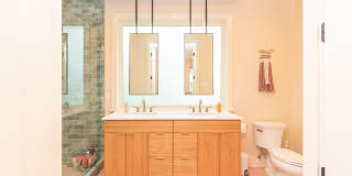 CHARMING, MODERN, CUSTOM HOME IN MID-CITY FOR RENT Gallery 30