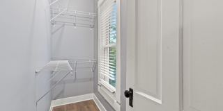 640 Neil Avenue Gallery 42