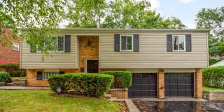AVAILABLE AUGUST 1ST!! DON'T MISS TIS GORGEOUS 3 BEDROOM IN PENN HILLS! Gallery 1