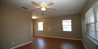 3 bedroom home with large yard on the west end! Gallery 4