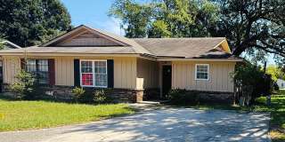 Beautiful Duplex Close to Mid-Town Savannah Beautiful Duplex Close to Mid-Town Savannah Gallery 1