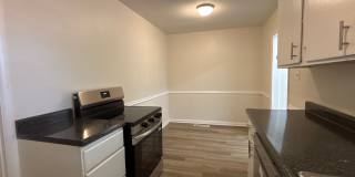 3 BR between North Elm and North Church Gallery 7