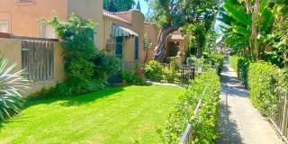 5225 De Longpre Ave. Gallery 9