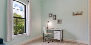 3929 WAYPOINT AVENUE Gallery 13