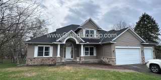 Minnetonka Home, 3 Car Garage, Large Primary, Updated Kitchen, Patio Gallery 1