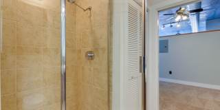 Excellent and newly refreshed Uptown 8th floor condo in the Courtside complex. Gallery 26