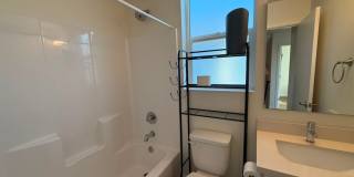Fully Furnished - 9 Bed 3 Bath U-District Home! Gallery 14