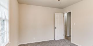 Beautiful updated home in The Village - 2 bed 1 bath Gallery 10
