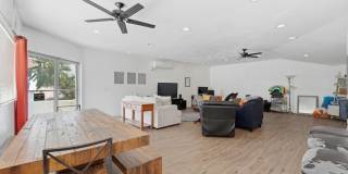 Central Phoenix Gem! Private Patio, Gated, Pool + Underground Parking Gallery 34