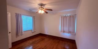Pet Friendly 3 Bedroom, 2 Bath Home with Hardwood Floors Gallery 4